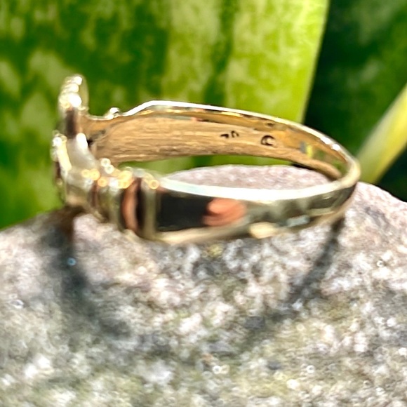 14k Claddagh ring - Picture 5 of 10